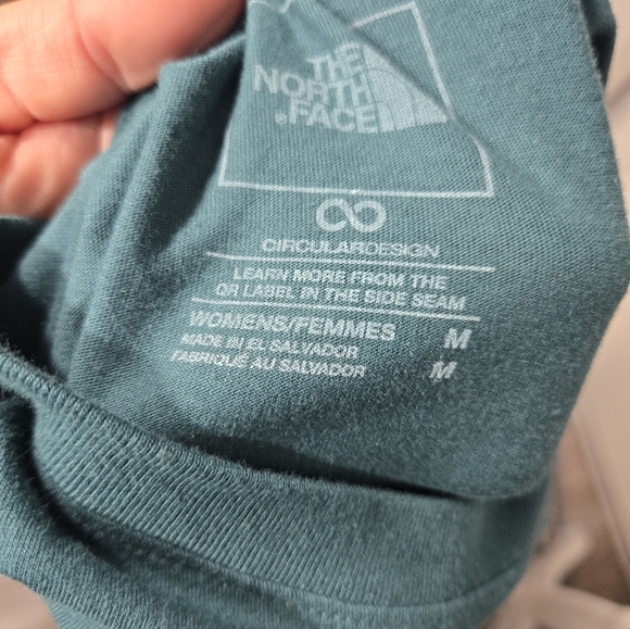 Women's The North Face Short Sleeve T Shirt Sz M NWT - Picture 7 of 8